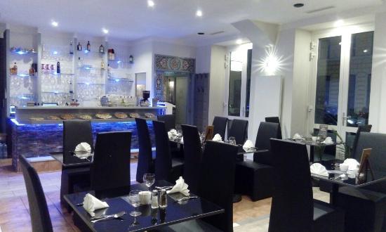 Mezze Cafe Restaurant